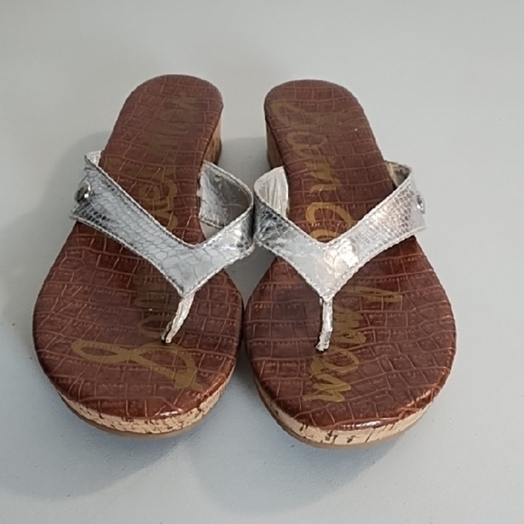 Silver a Sandals with Cork Low Platform Rubber Sole Flip Flops - Picture 15 of 16